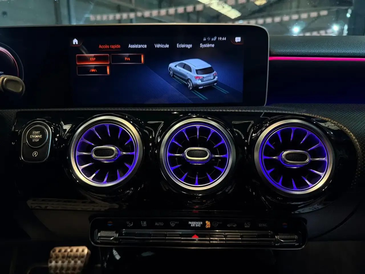 Mercedes-Benz A 220 - 20