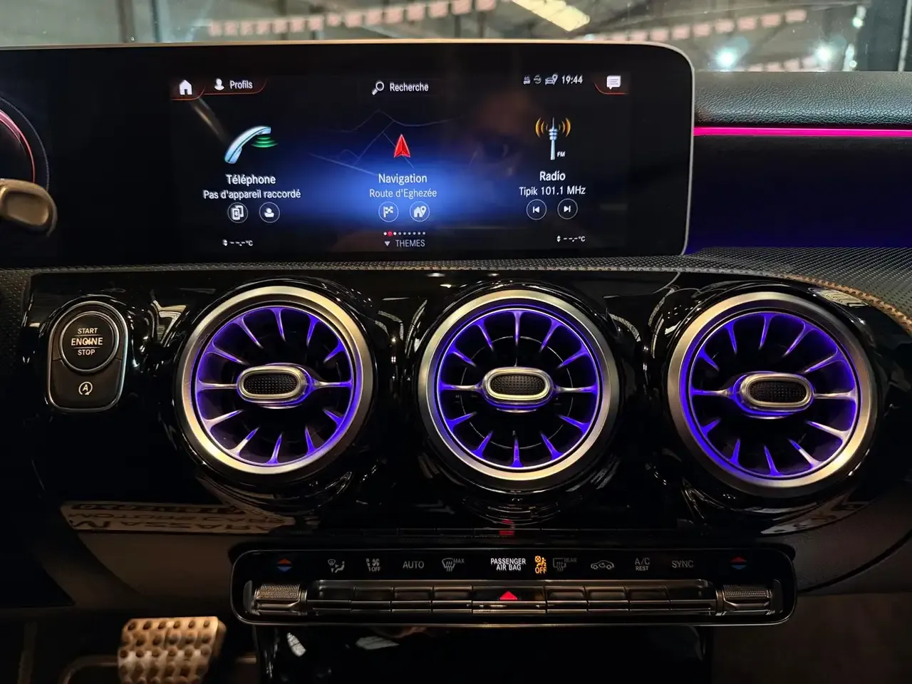 Mercedes-Benz A 220 - 23