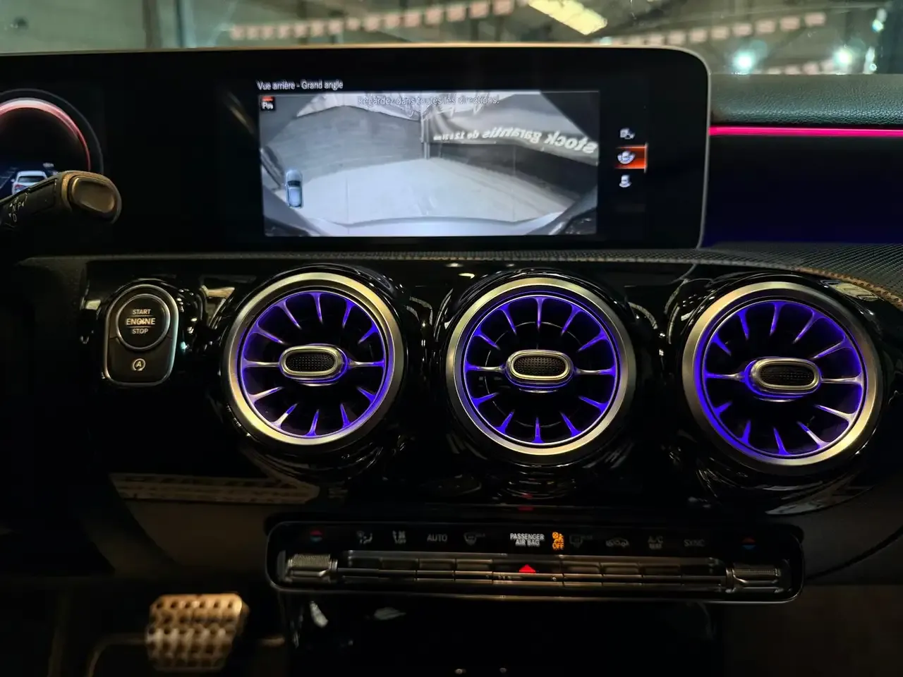 Mercedes-Benz A 220 - 25