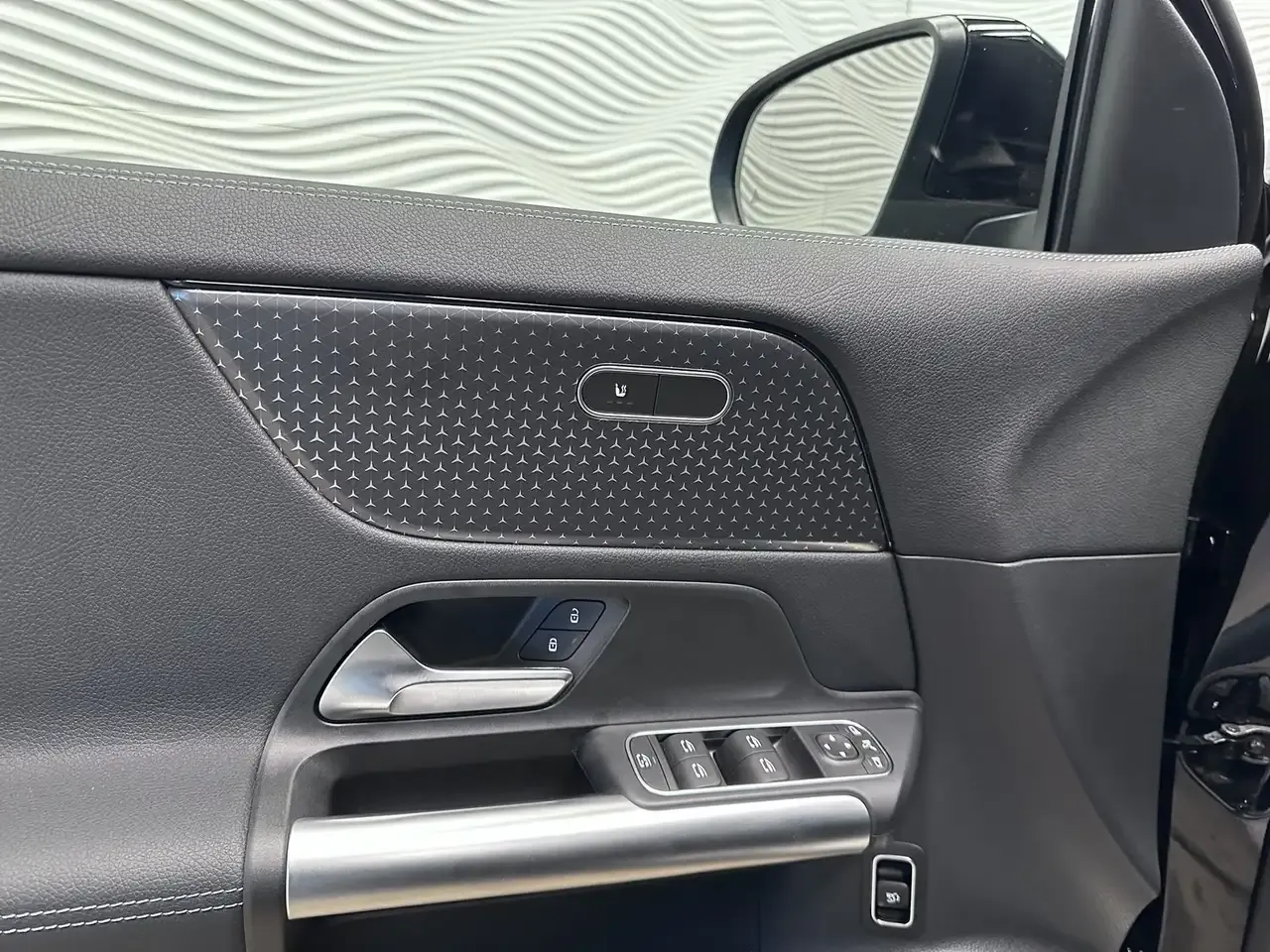 Mercedes-Benz GLA 180 - 18