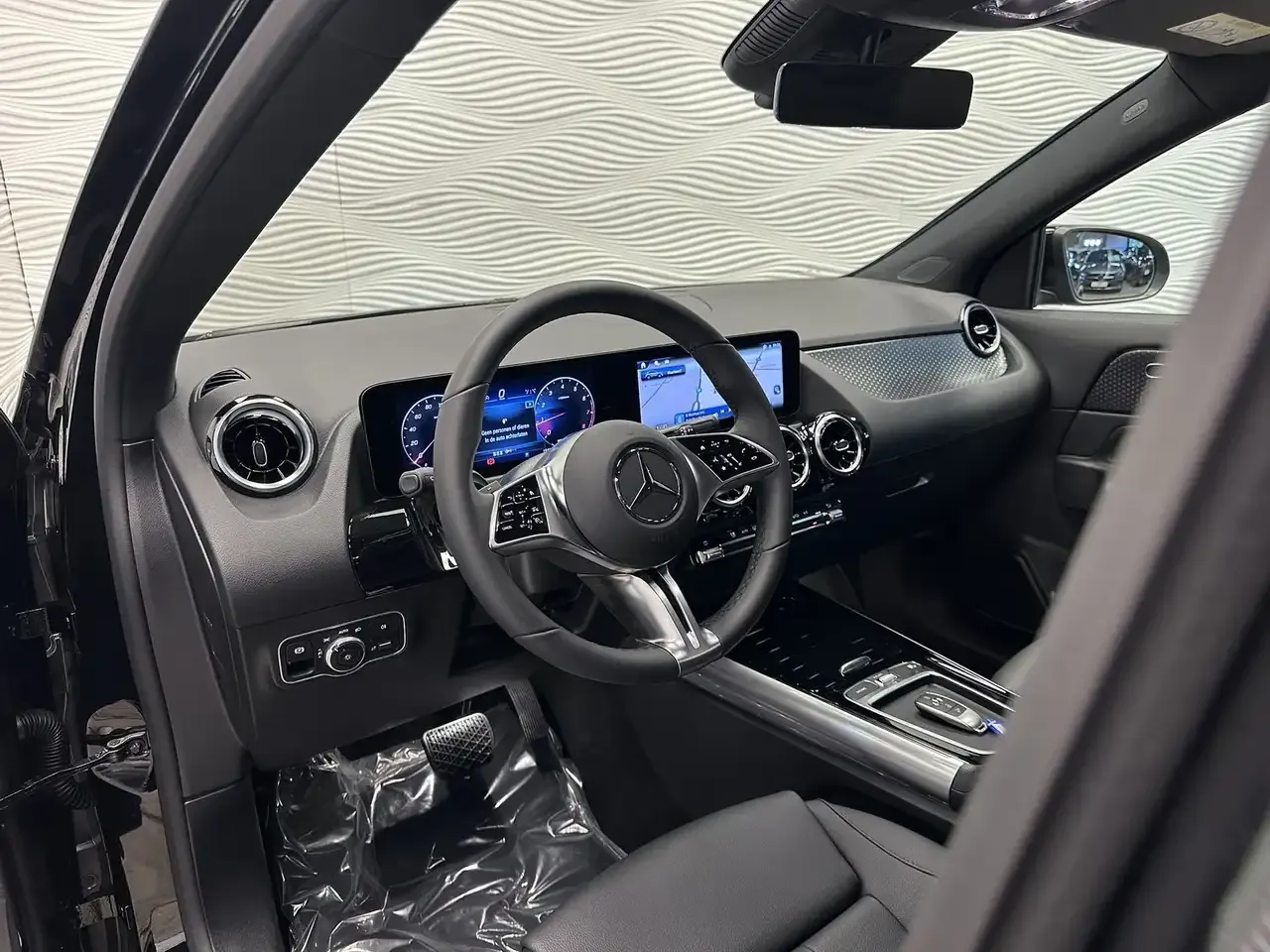 Mercedes-Benz GLA 180 - 19