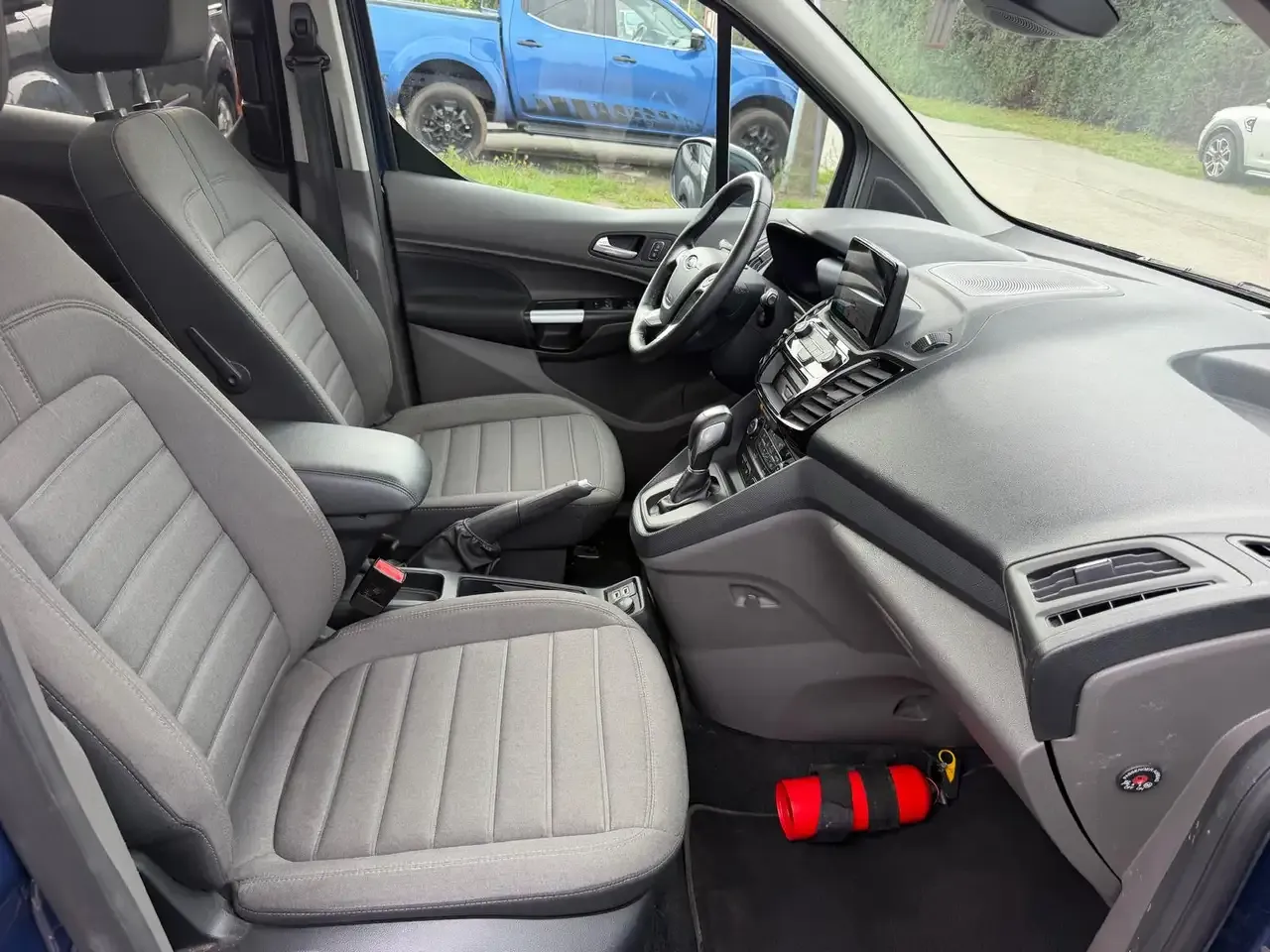 Ford Tourneo Connect - 12