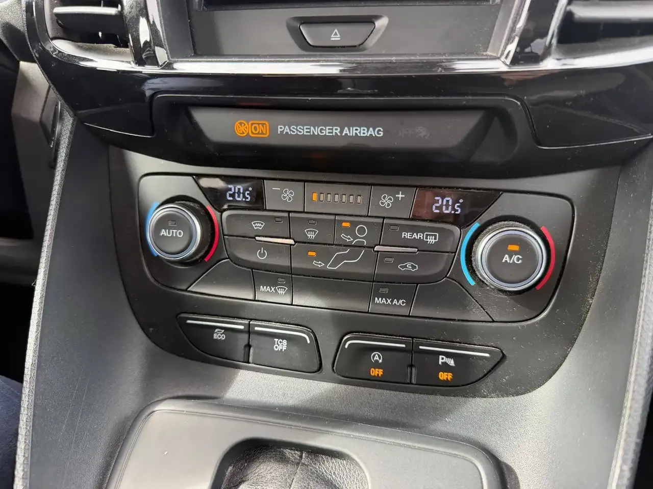 Ford Tourneo Connect - 20
