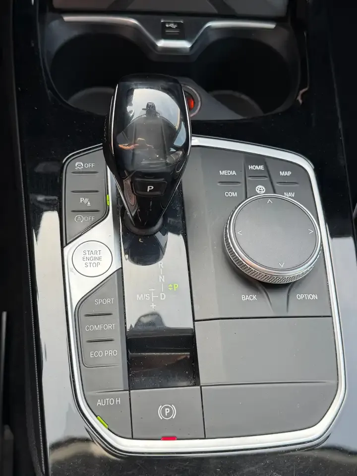 BMW 218 - 16