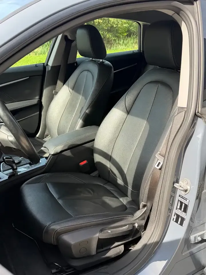 BMW 218 - 6