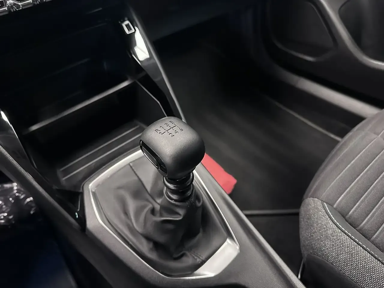 Peugeot 2008 - 18