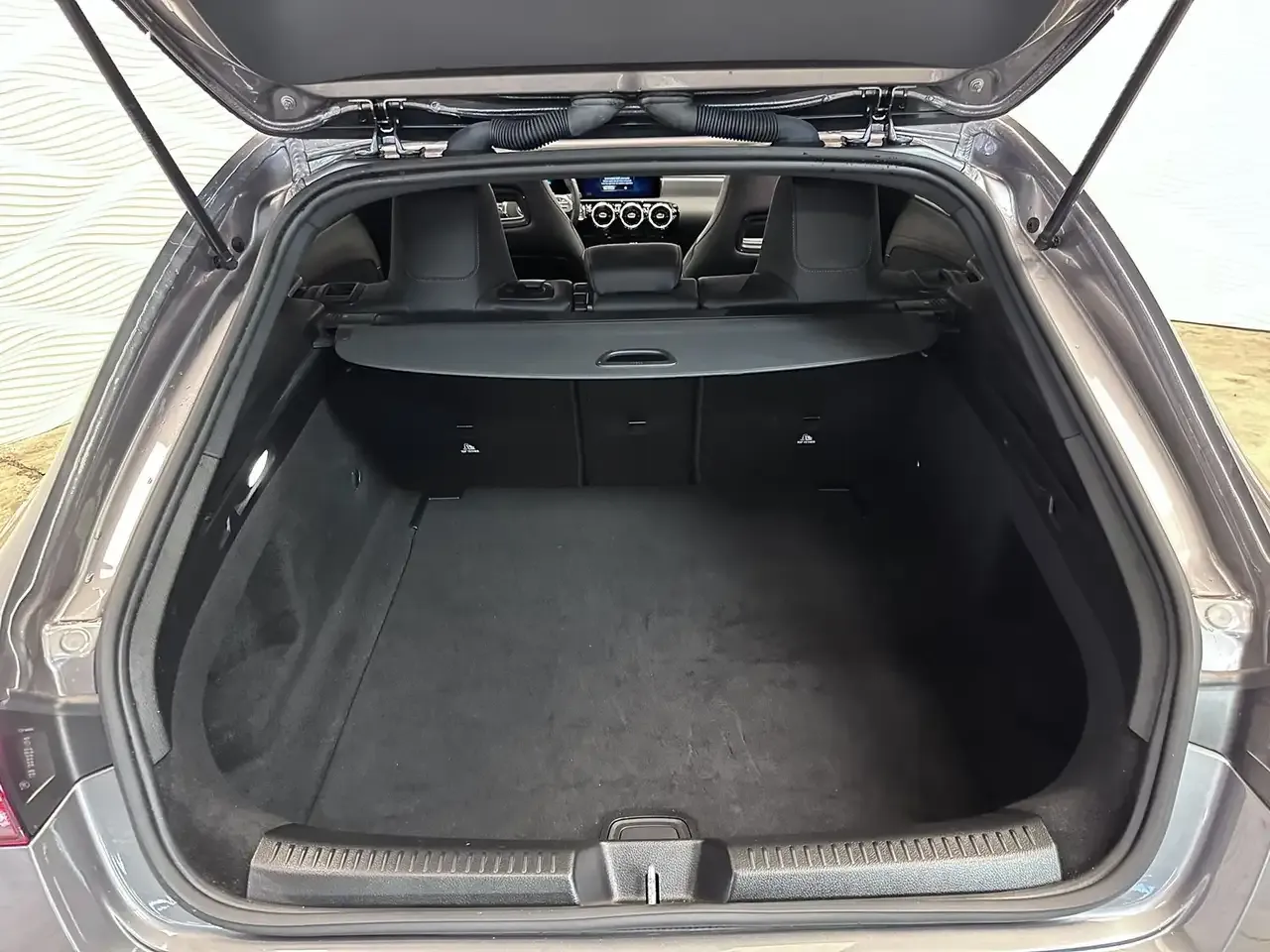 Mercedes-Benz CLA 200 - 30