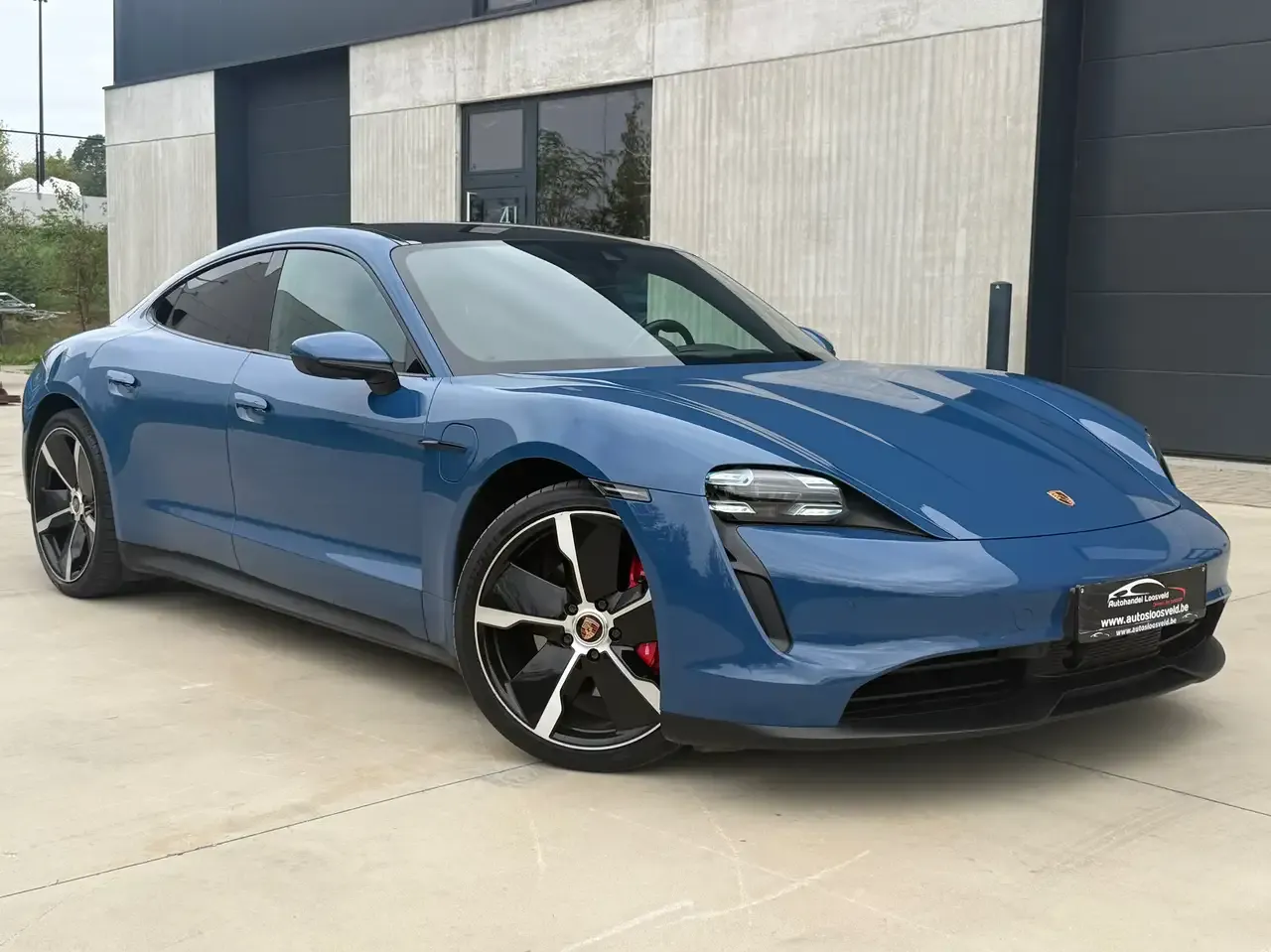 Porsche Taycan - 1