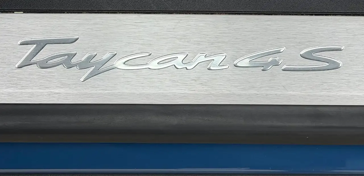 Porsche Taycan - 27