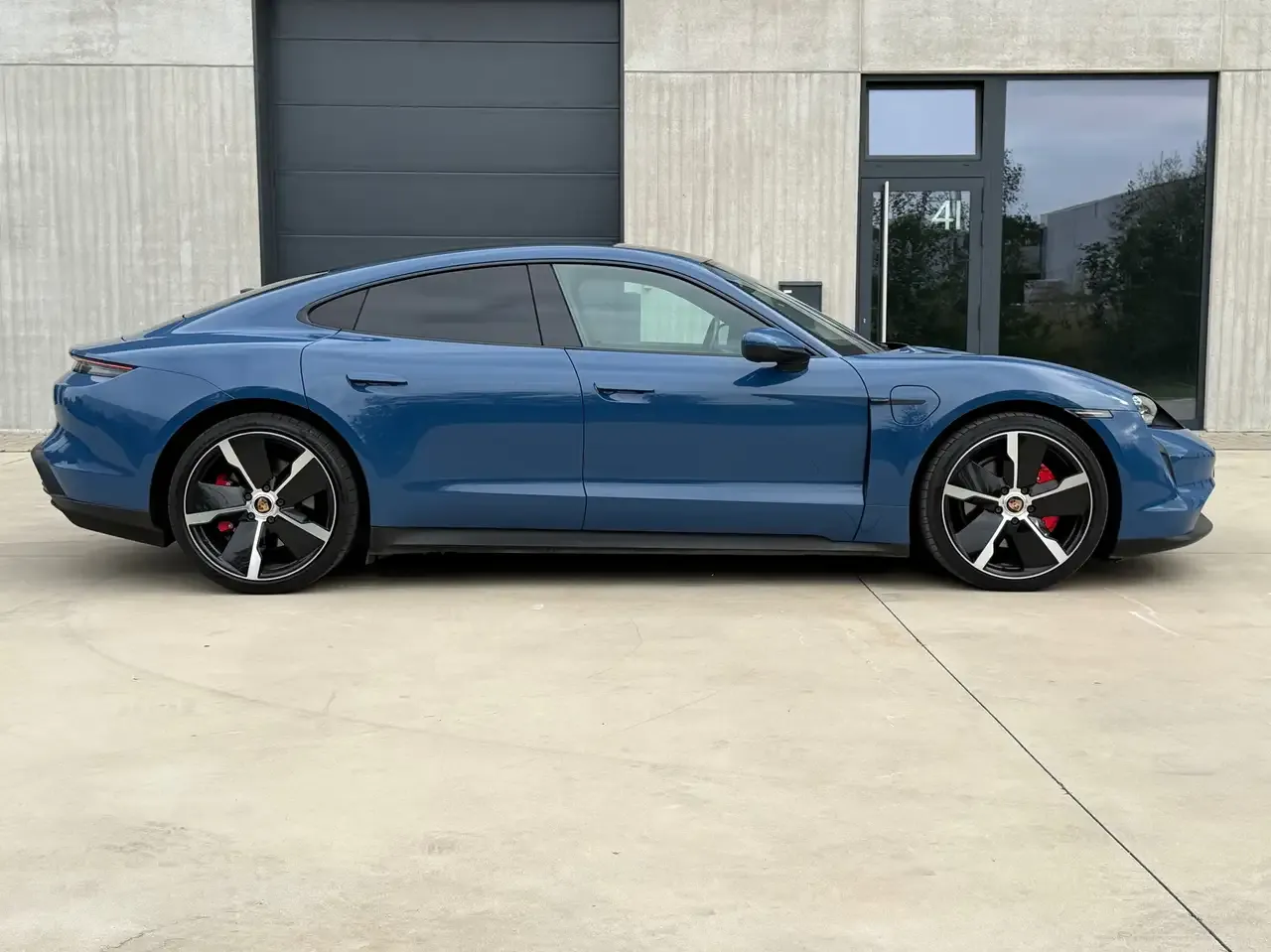 Porsche Taycan - 28