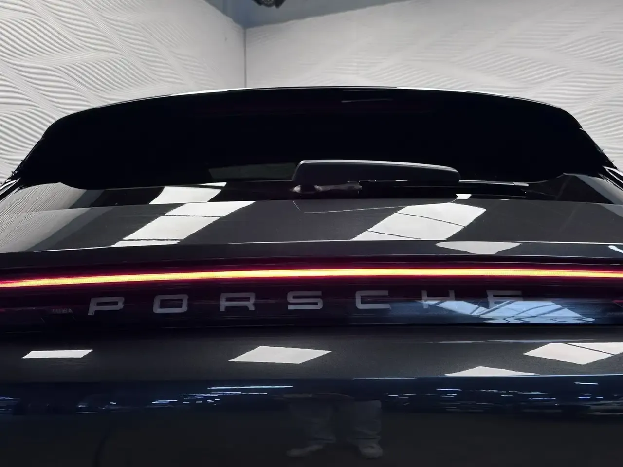 Porsche Taycan - 13