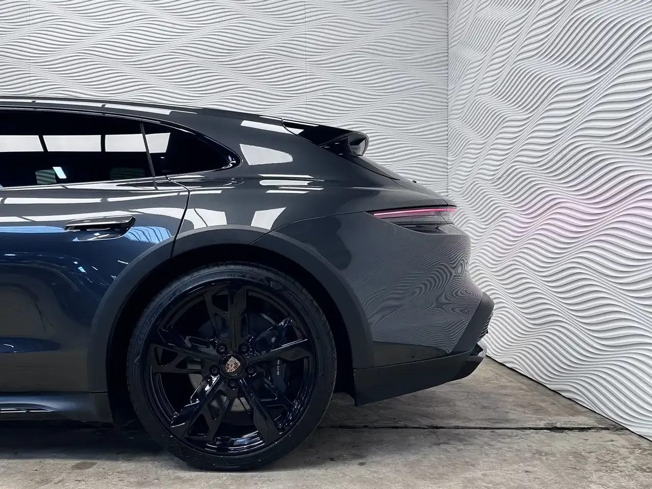 Porsche Taycan - 16