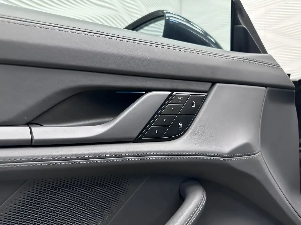 Porsche Taycan - 22