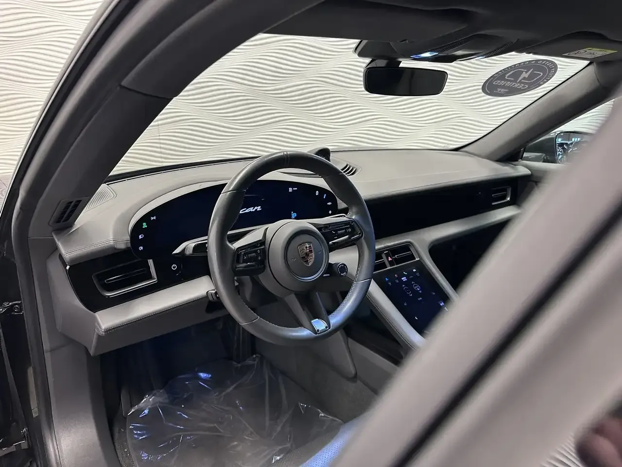 Porsche Taycan - 23