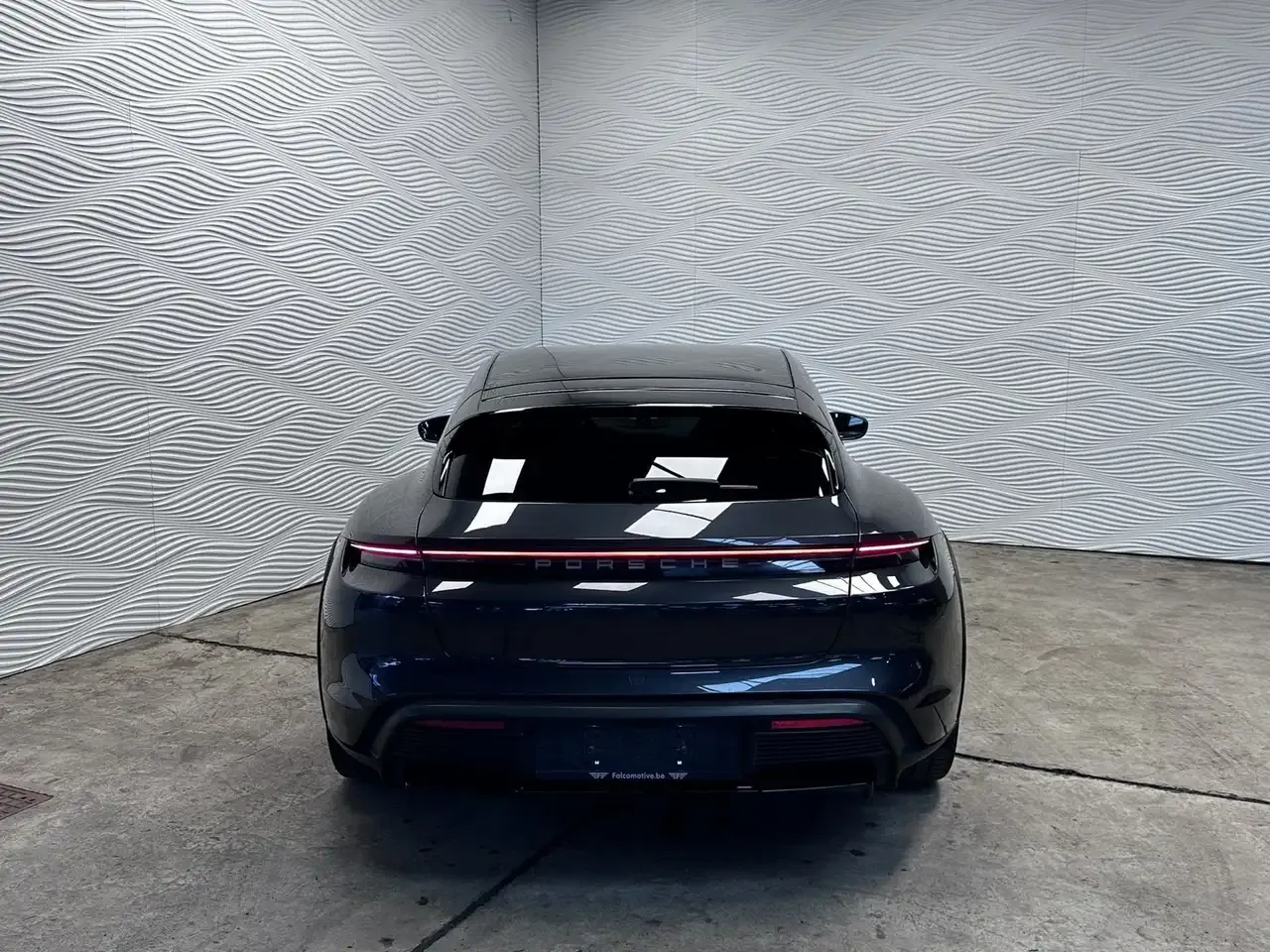 Porsche Taycan - 8