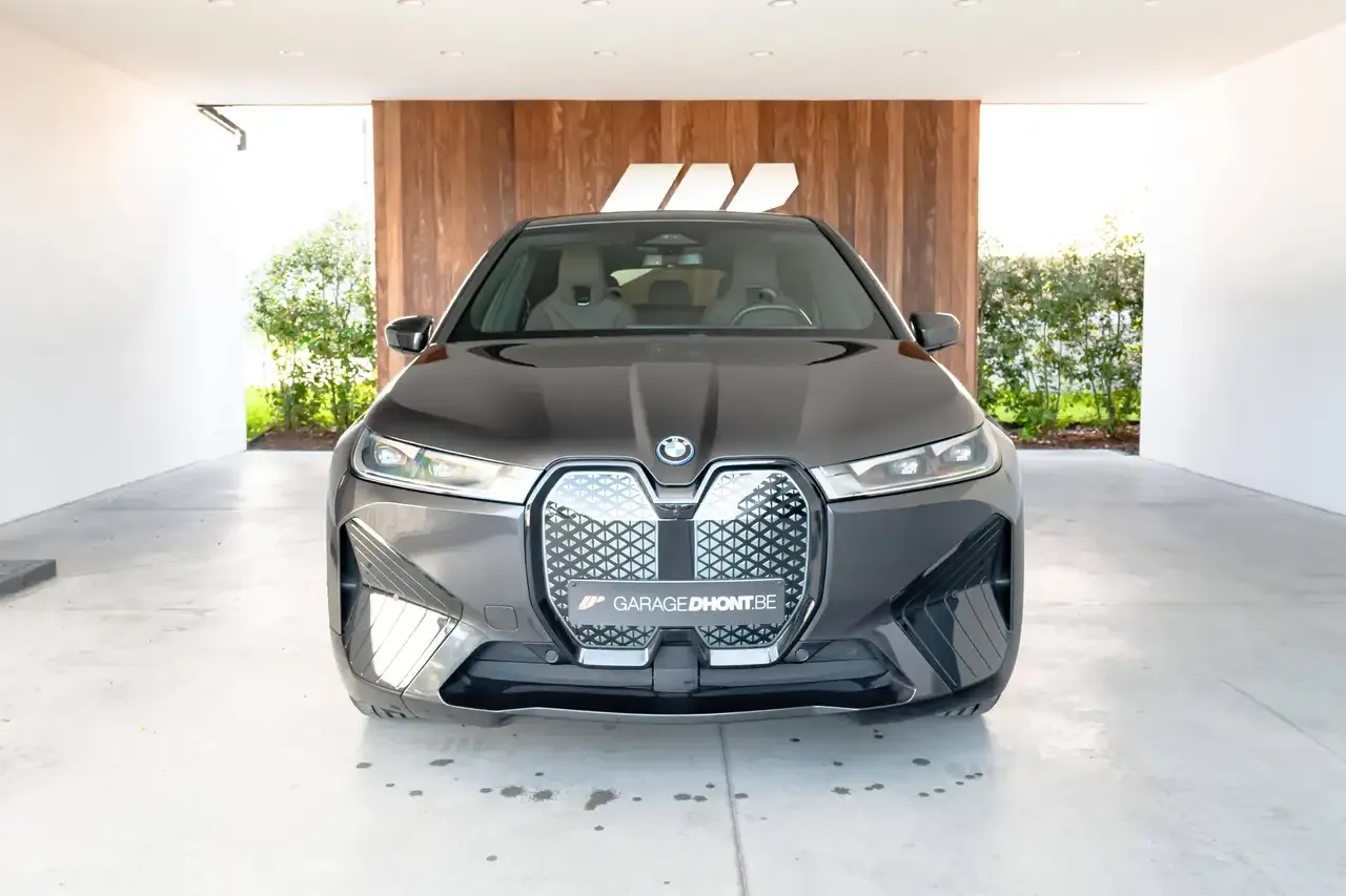 BMW iX - 2