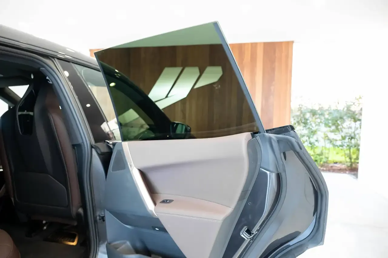 BMW iX - 21
