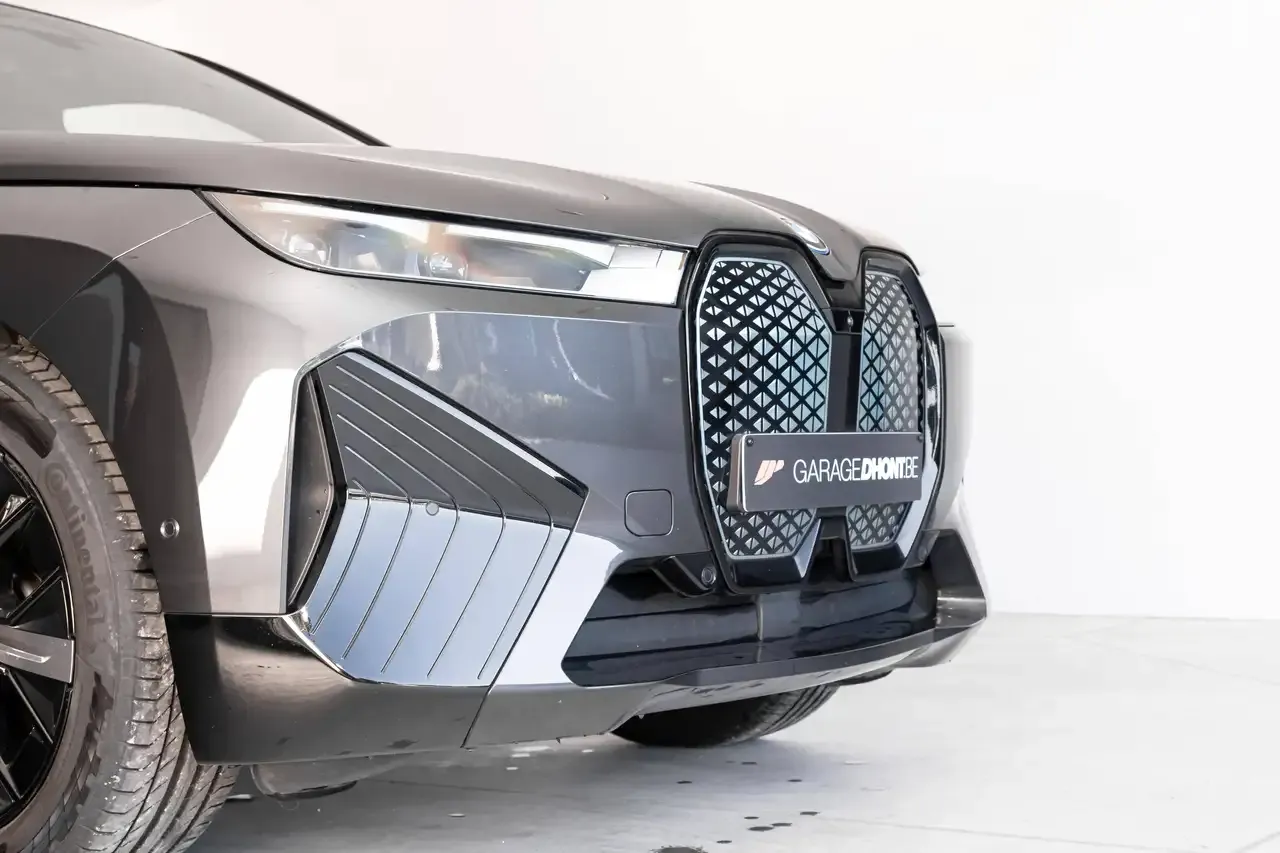 BMW iX - 7