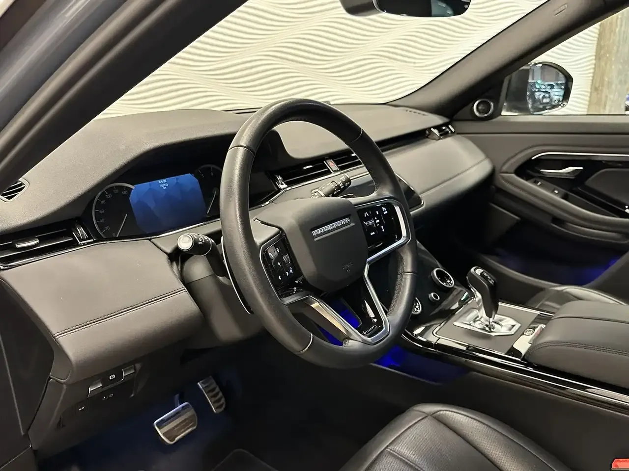 Land Rover Range Rover Evoque - 22