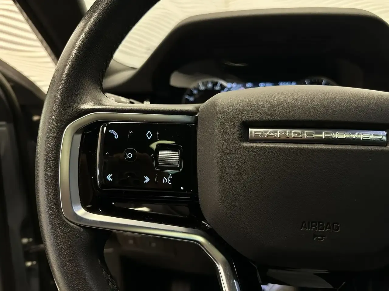 Land Rover Range Rover Evoque - 23