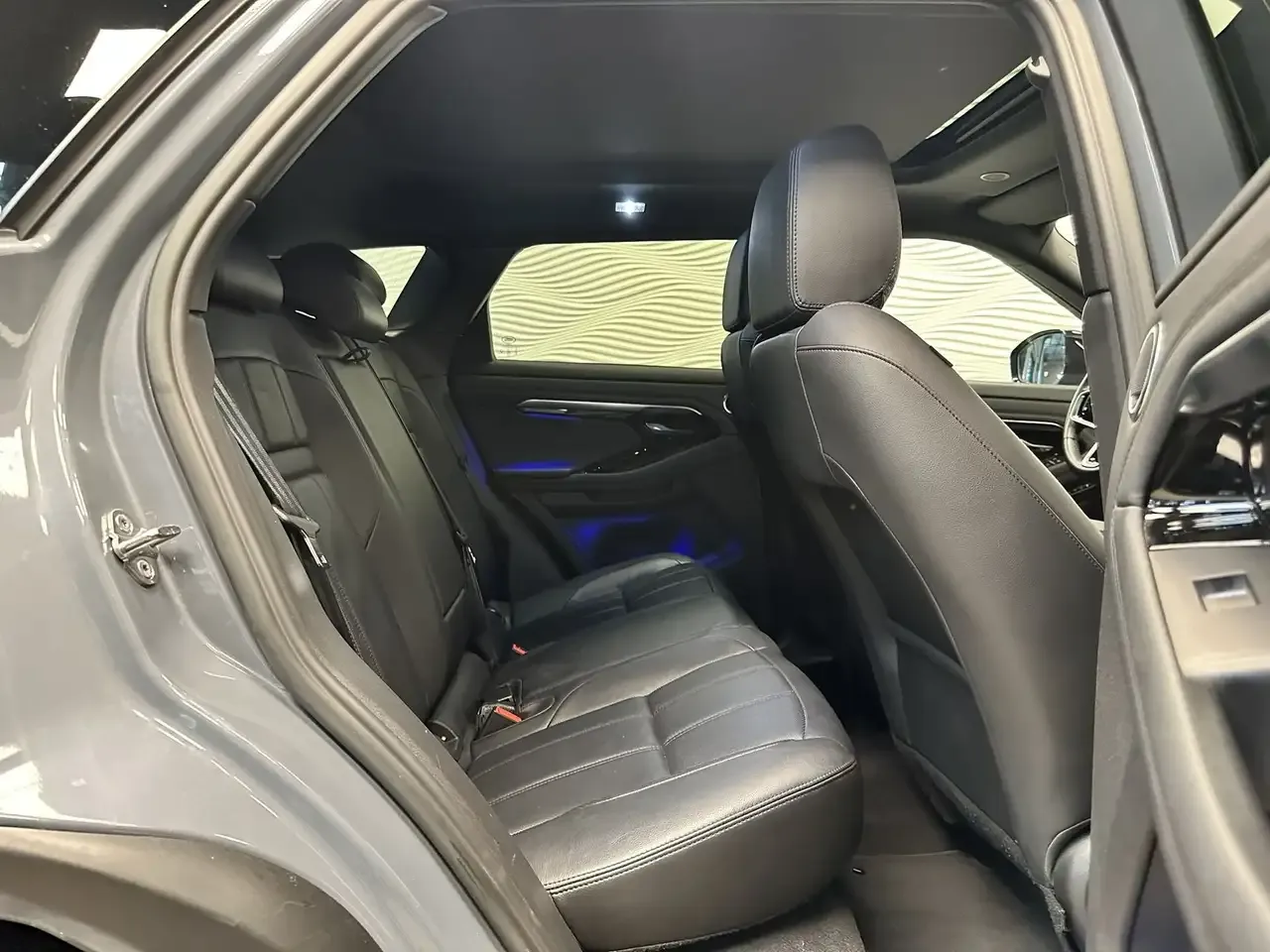 Land Rover Range Rover Evoque - 38