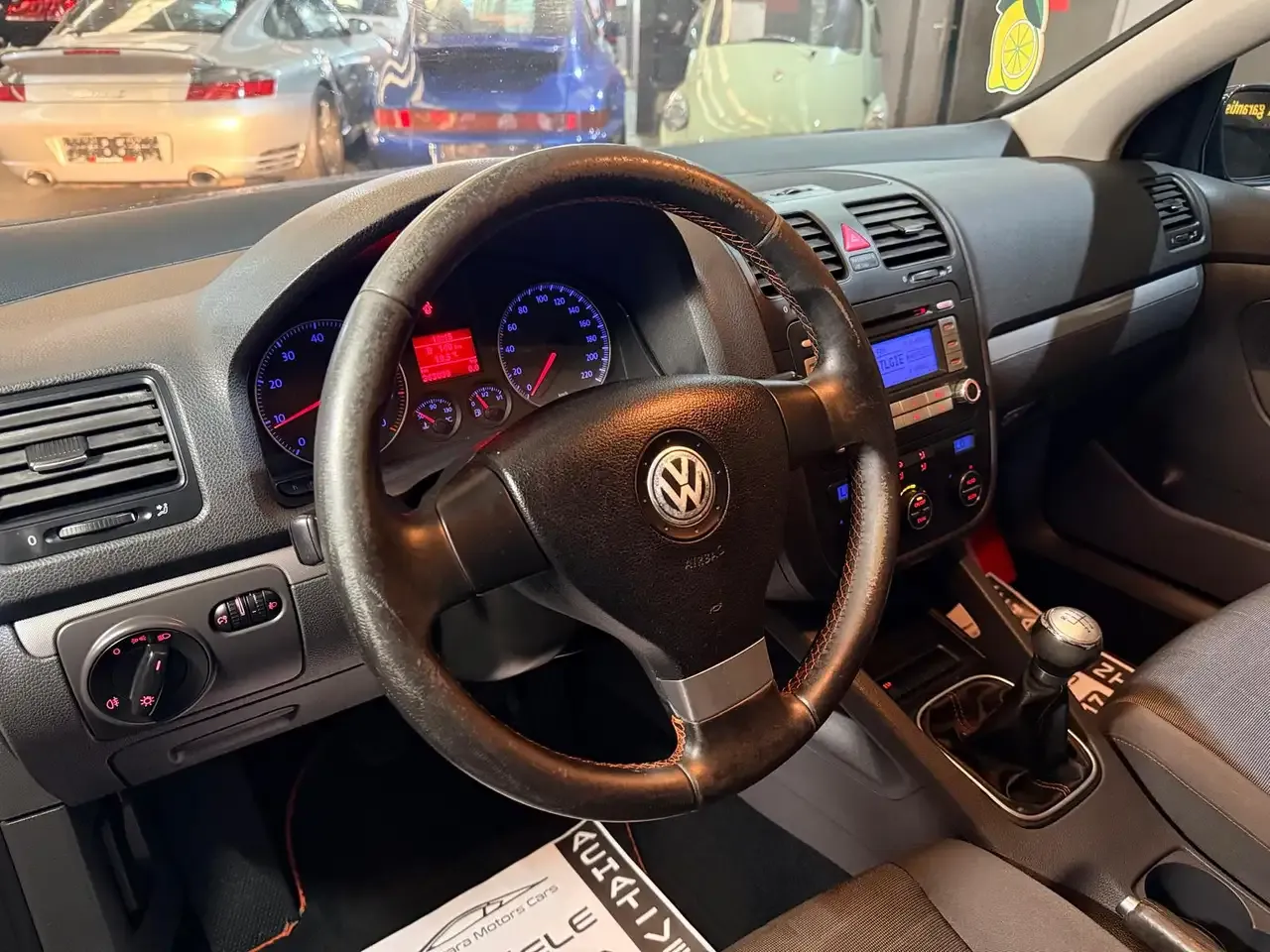 Volkswagen Golf - 11