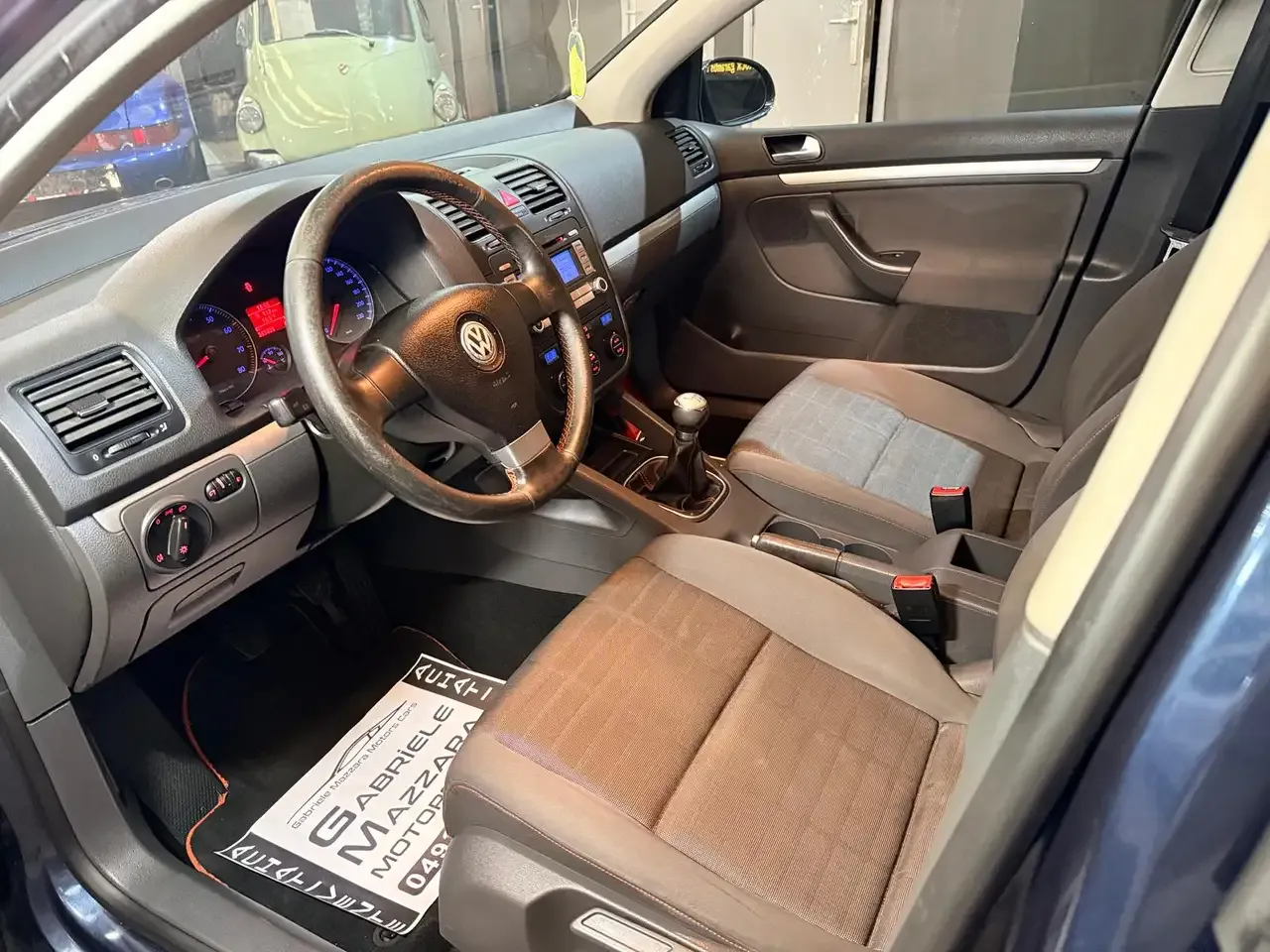 Volkswagen Golf - 15