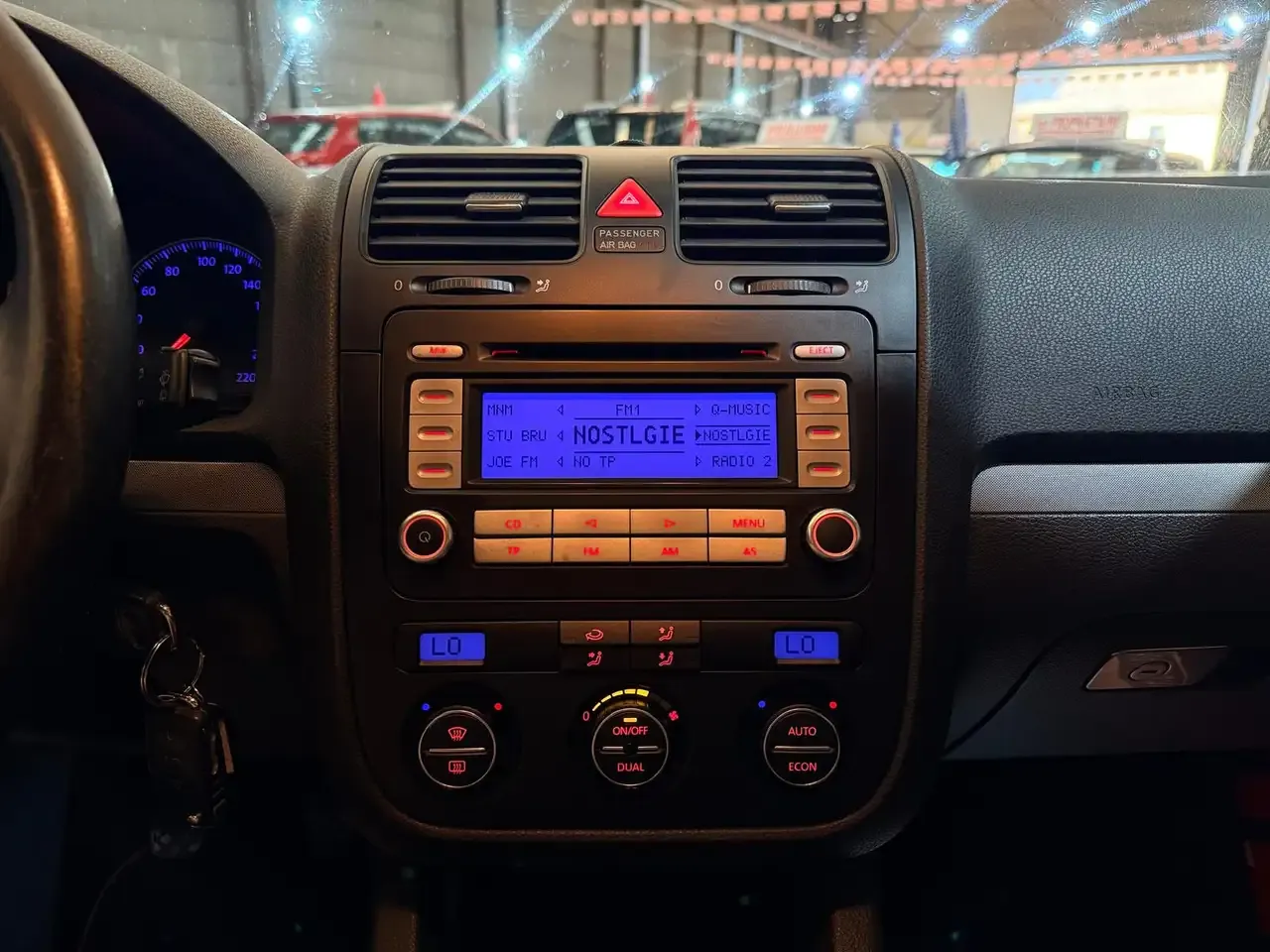 Volkswagen Golf - 21