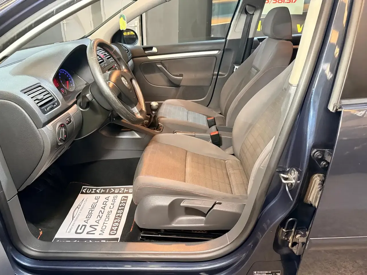 Volkswagen Golf - 10