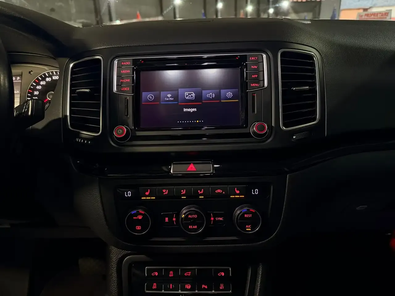 Volkswagen Sharan - 43