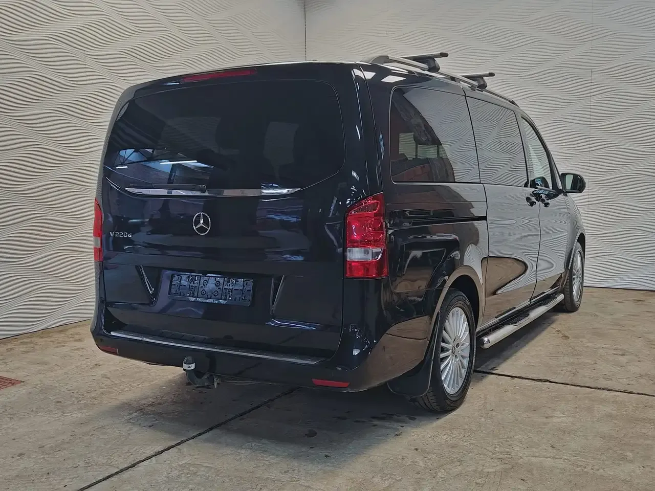 Mercedes-Benz V 220 - 12