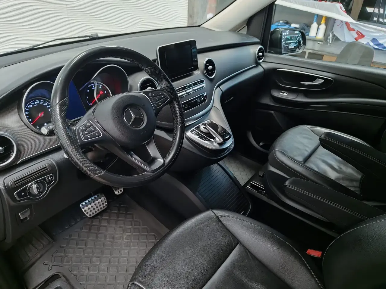 Mercedes-Benz V 220 - 18