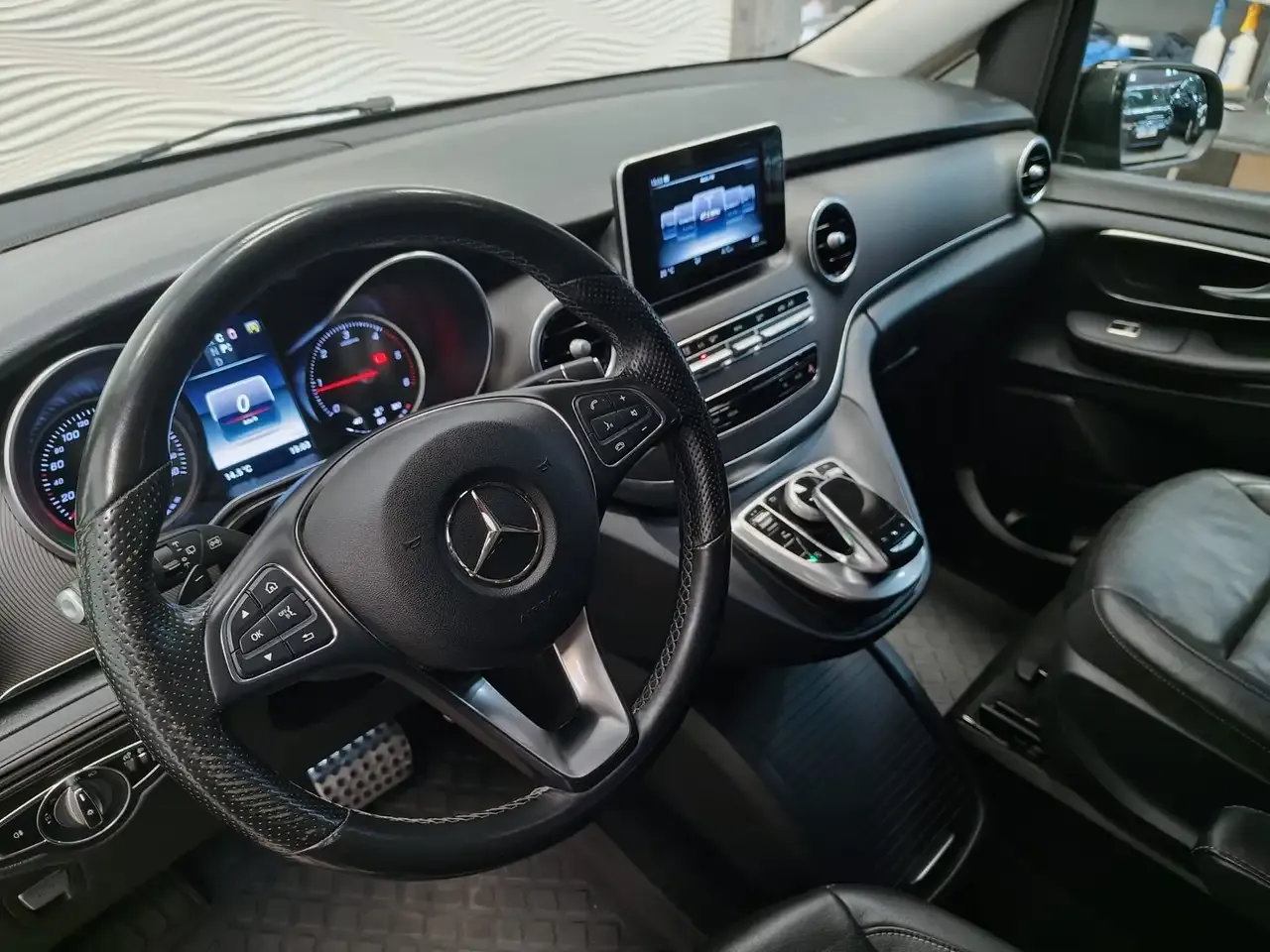 Mercedes-Benz V 220 - 20