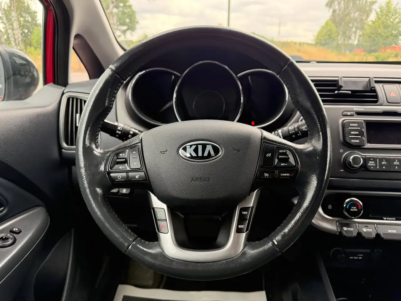 Kia Rio - 25