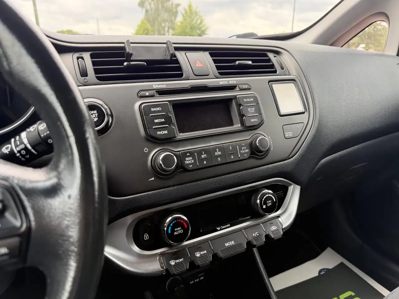 Kia Rio - 31