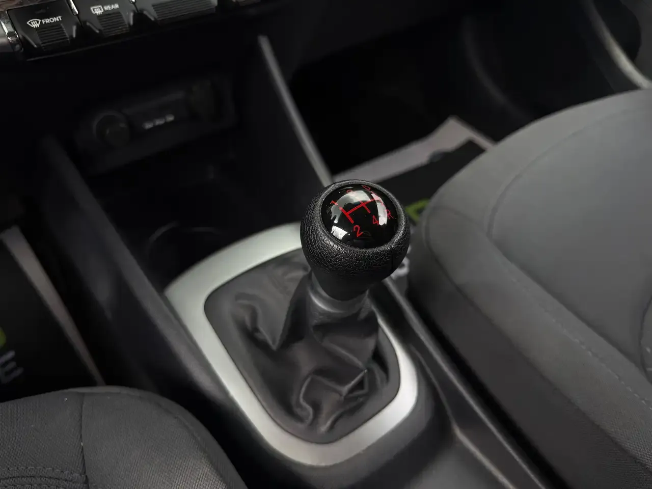 Kia Rio - 32
