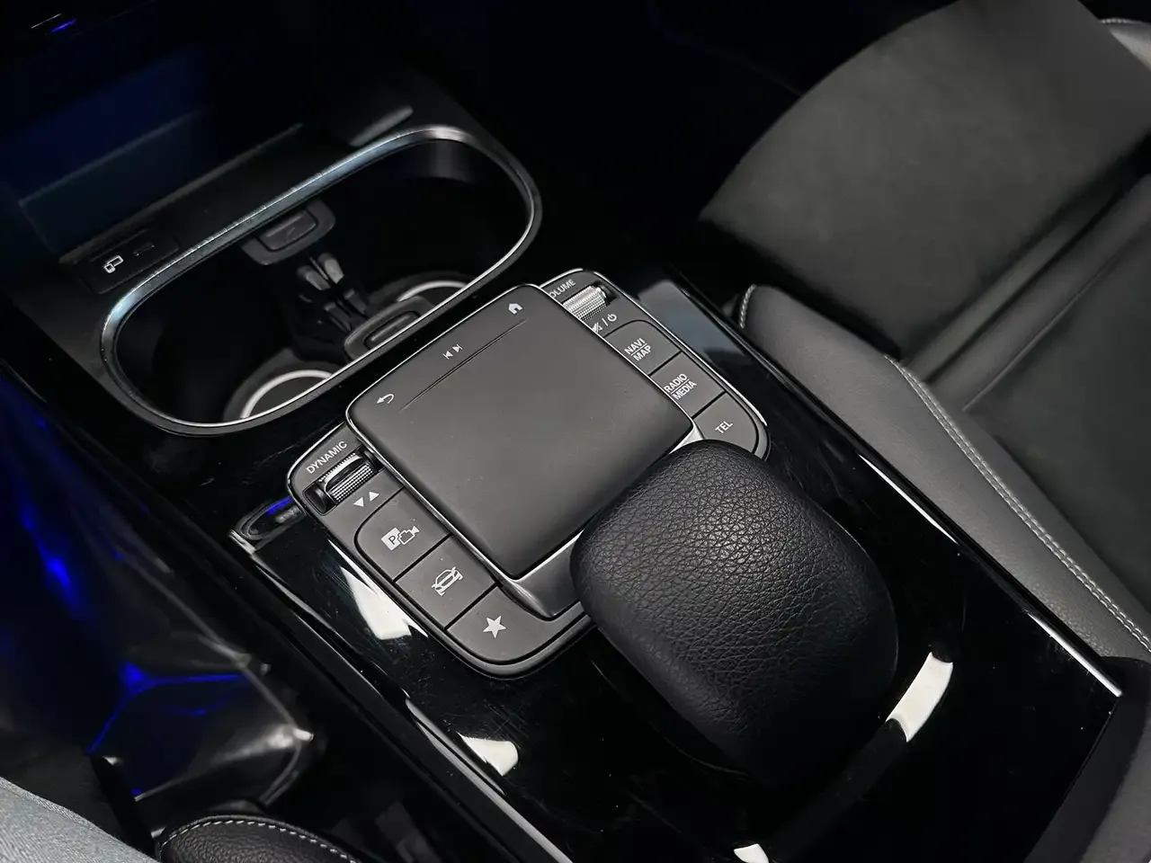 Mercedes-Benz CLA 250 - 18