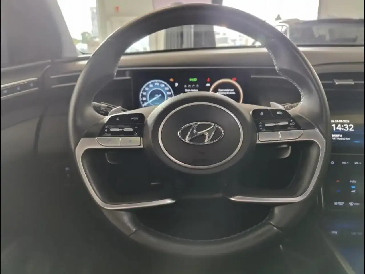 Hyundai TUCSON - 13