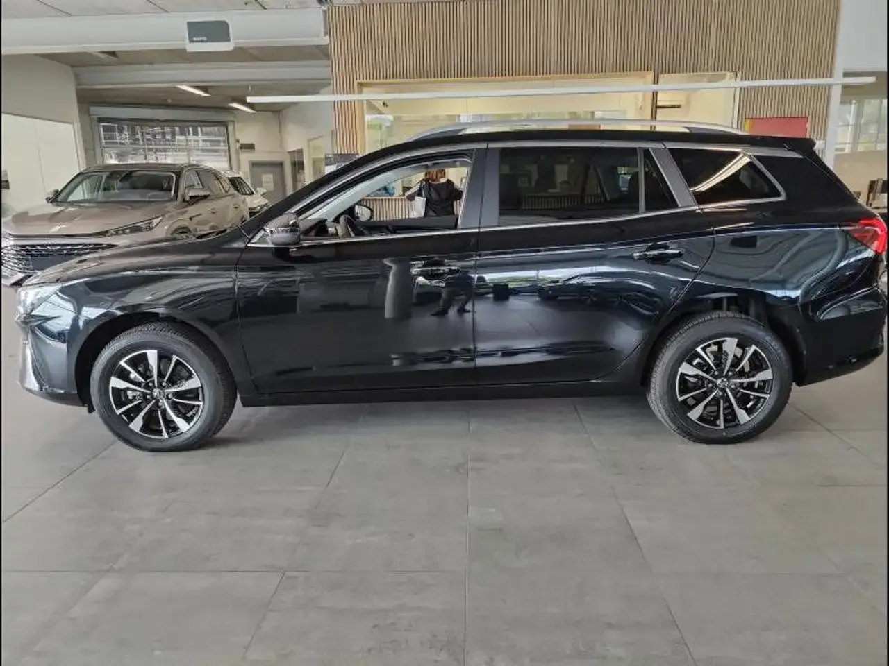 MG MG5 - 25