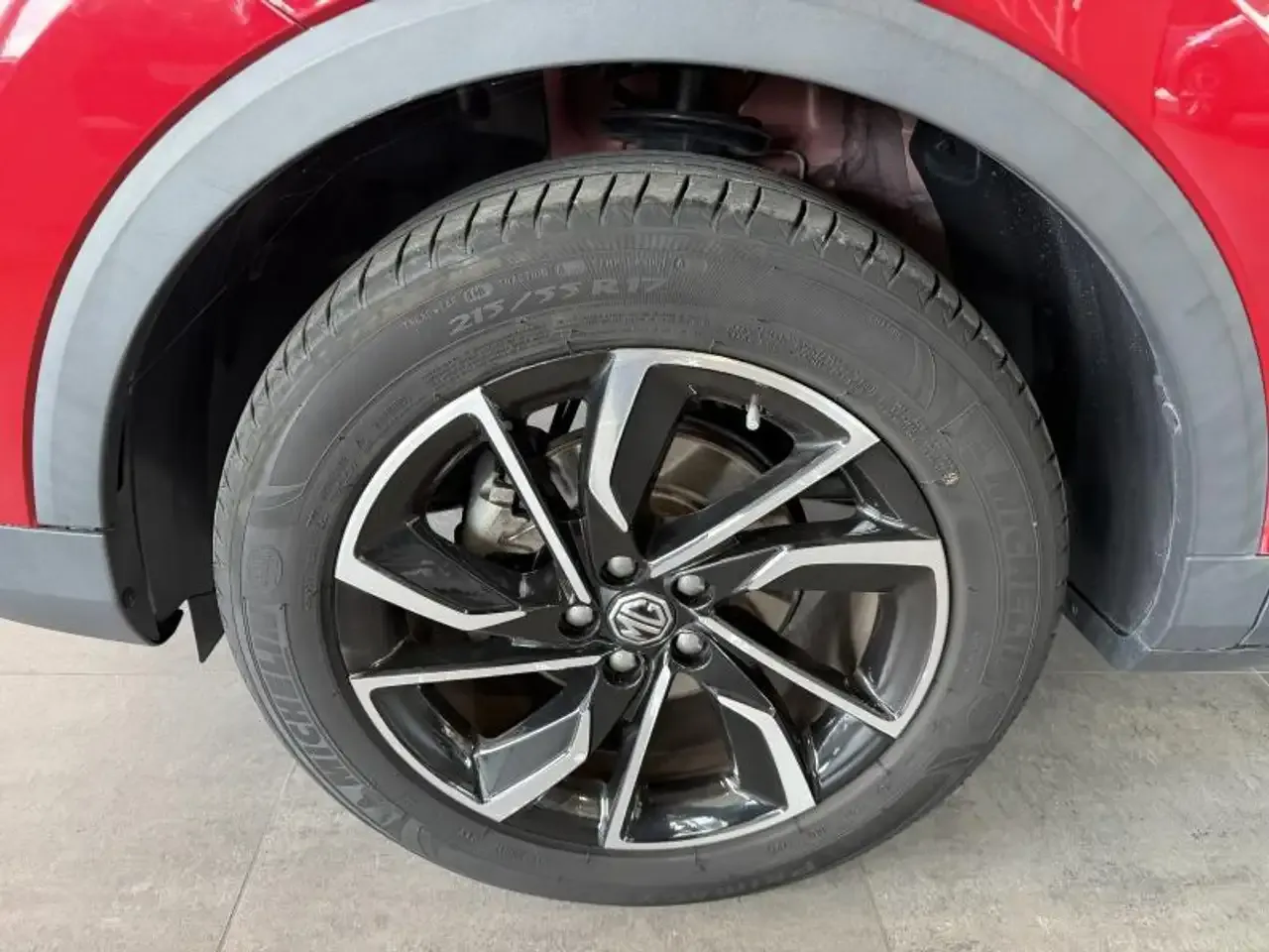 MG ZS - 9