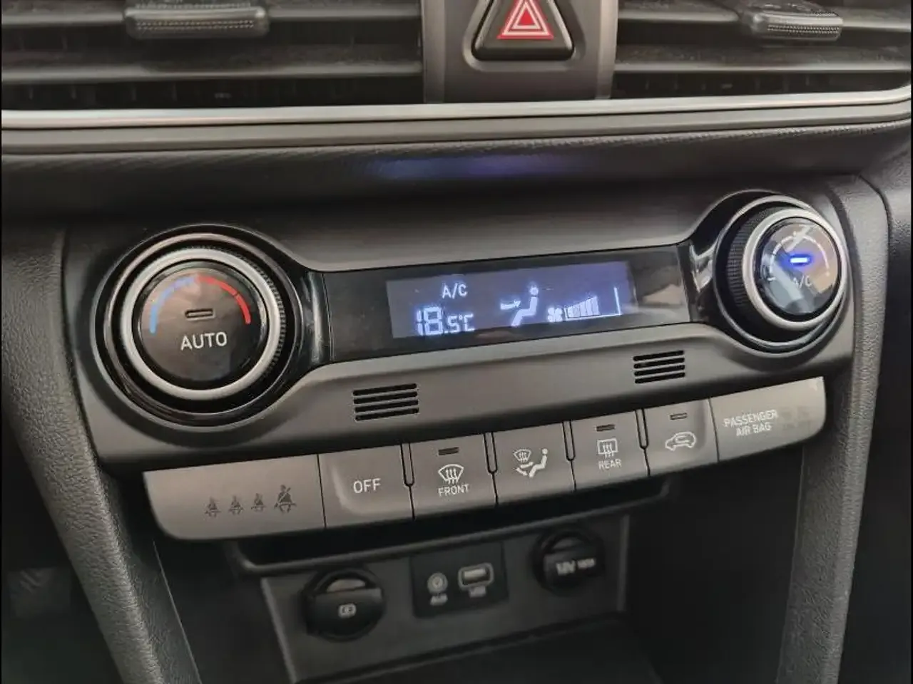 Hyundai KONA - 18