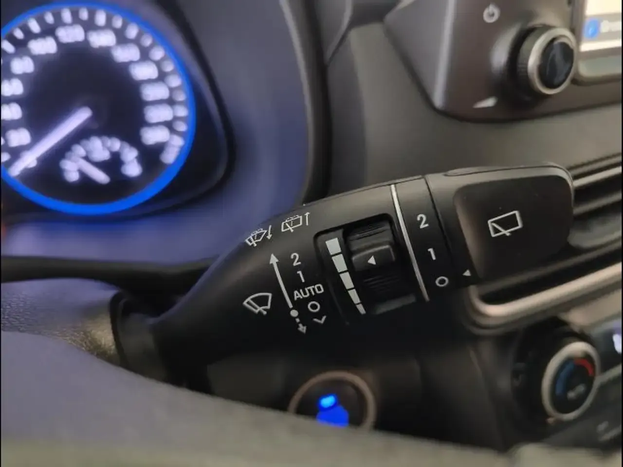 Hyundai KONA - 22