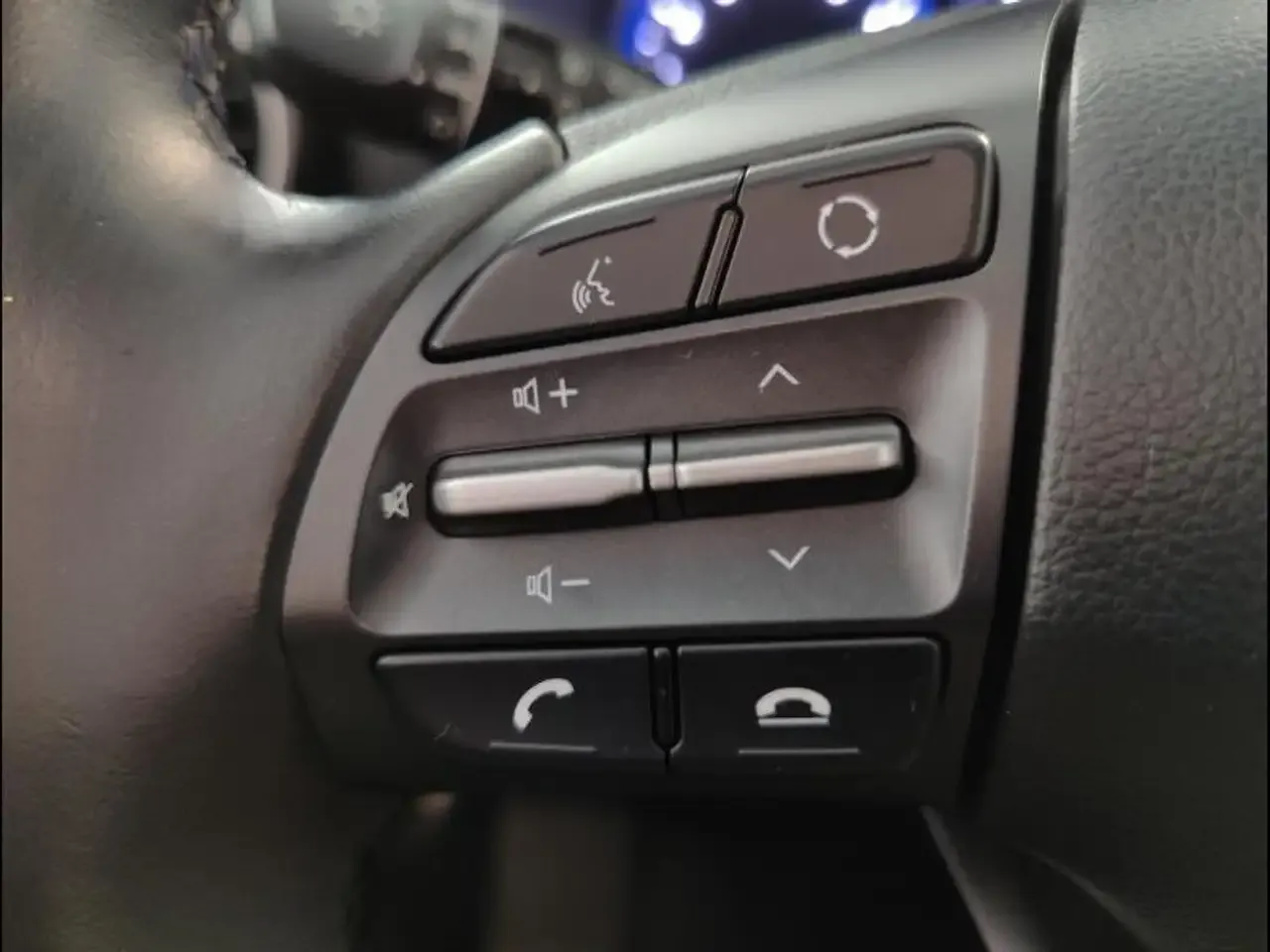 Hyundai KONA - 24