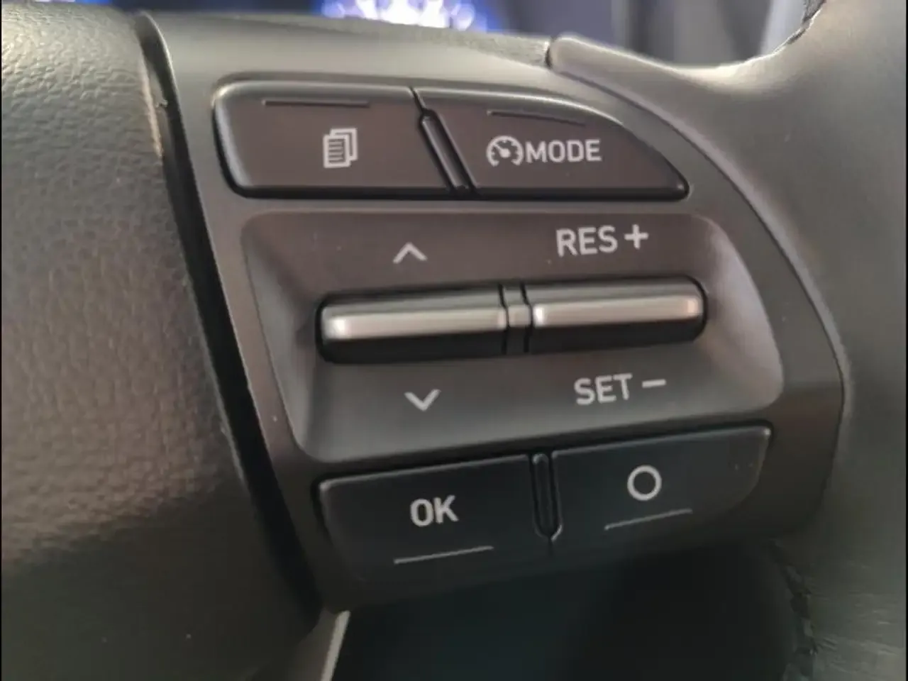 Hyundai KONA - 25