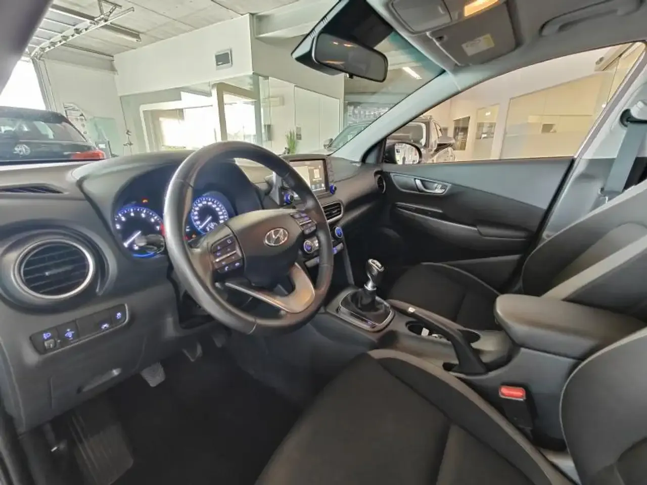 Hyundai KONA - 4