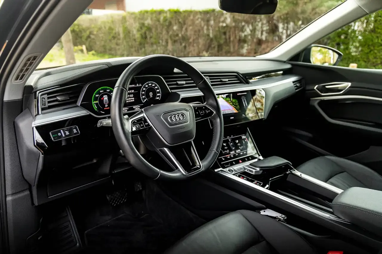 Audi e-tron - 4