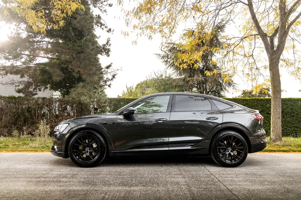 Audi e-tron - 10