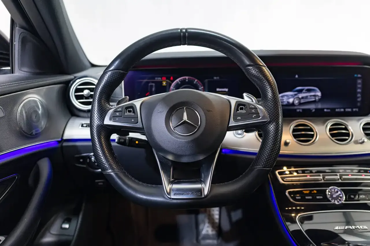 Mercedes-Benz E 63 AMG - 11