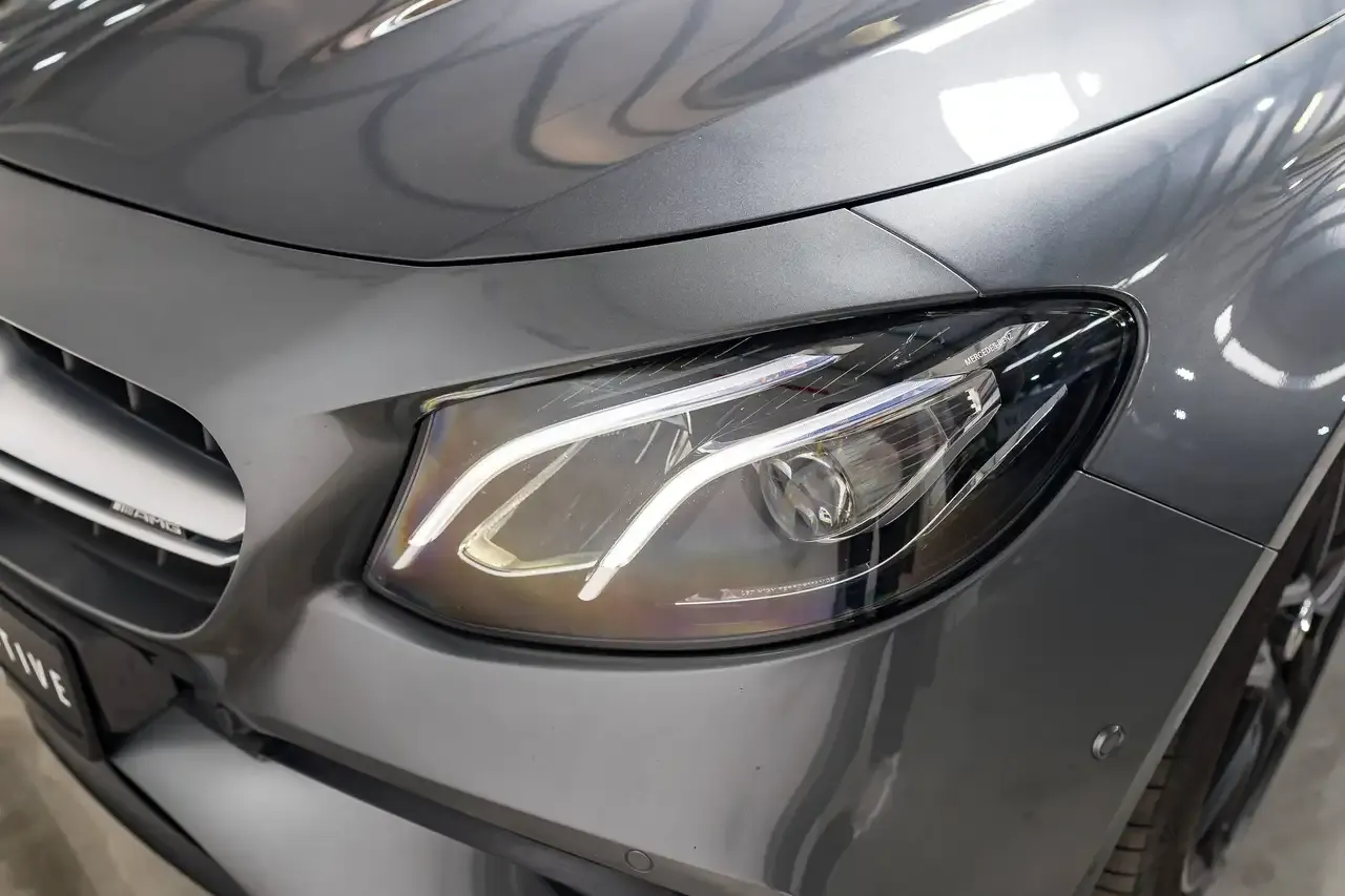 Mercedes-Benz E 63 AMG - 19