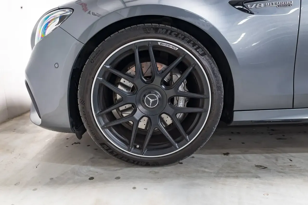 Mercedes-Benz E 63 AMG - 20